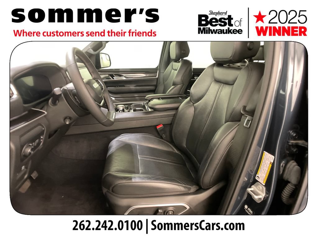 Used 2023 Jeep Wagoneer 4WD image 9