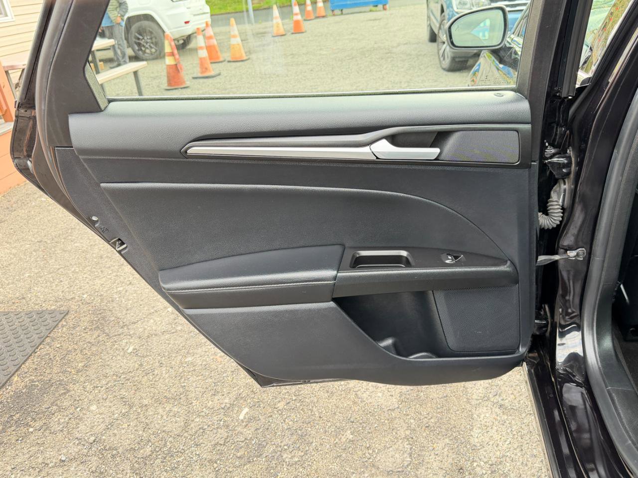 Used 2019 Ford Fusion Energi Titanium FWD image 32