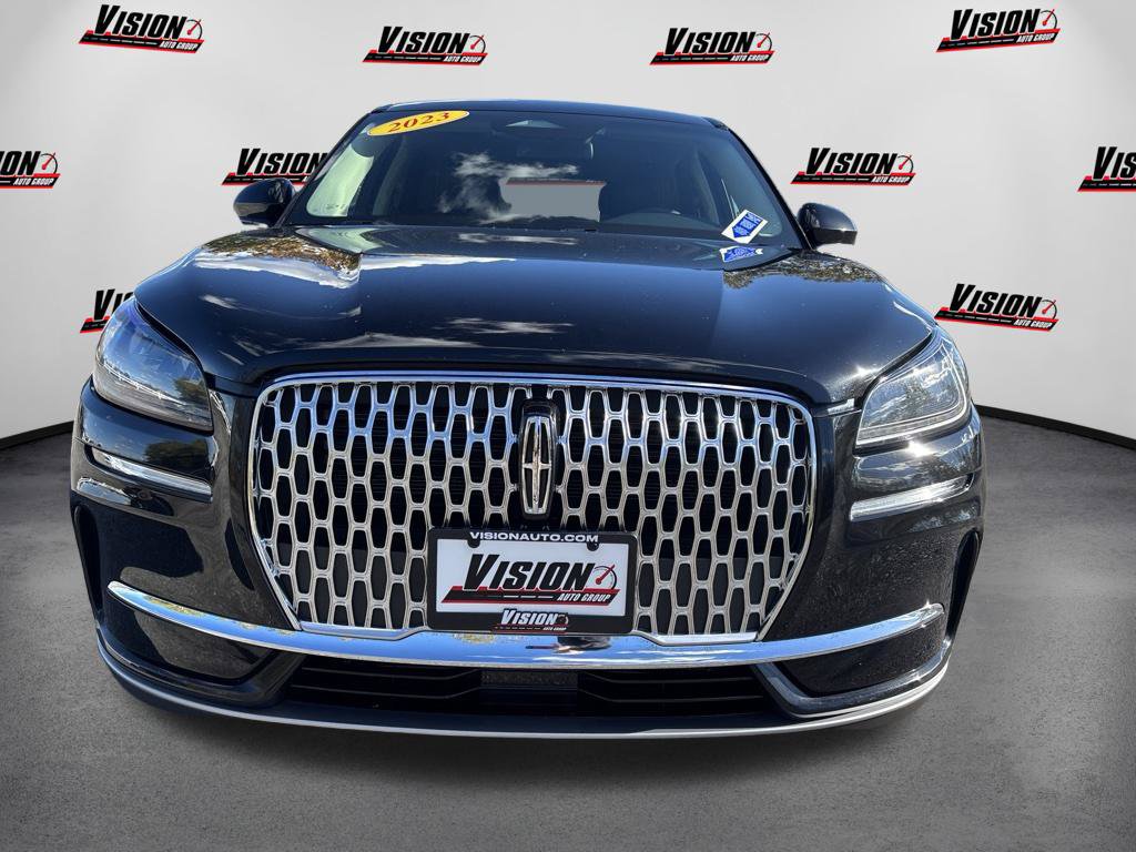 Used 2023 Lincoln Corsair AWD image 2