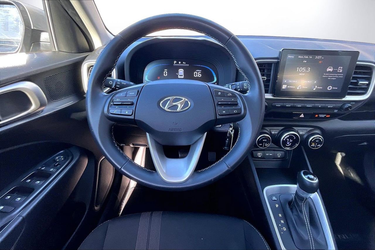Used 2023 Hyundai Venue SEL w/ Cargo Package image 11