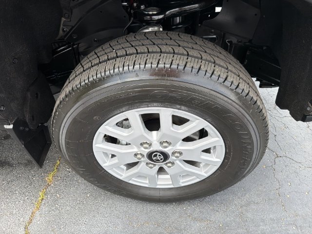 Used 2024 Toyota Tacoma SR AWD/4WD image 14