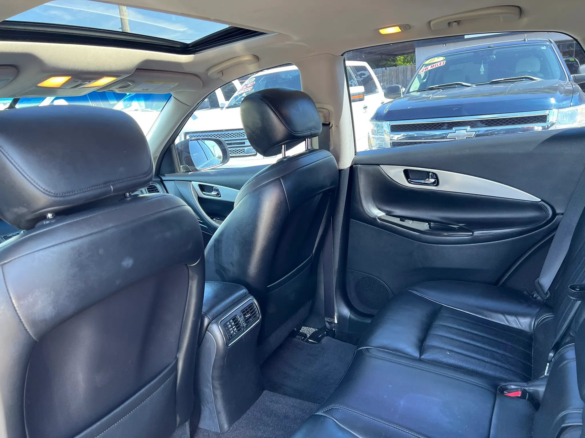 Used 2017 INFINITI QX50 AWD image 11