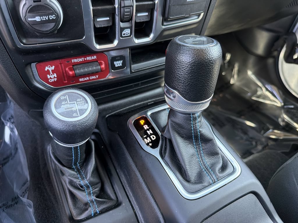 Used 2023 Jeep Wrangler Unlimited Rubicon 4xe w/ Cold Weather Group AWD/4WD image 31
