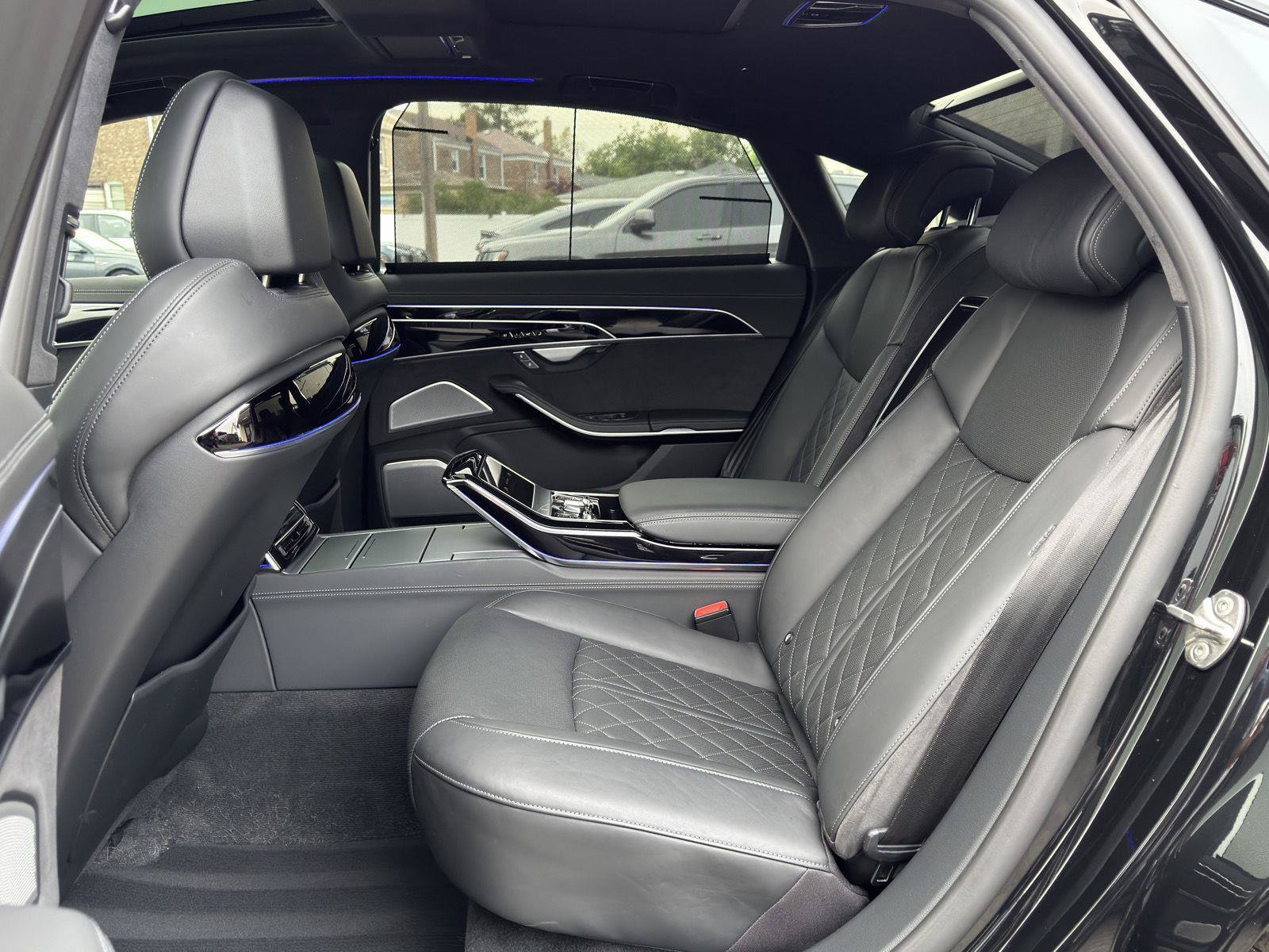 Used 2022 Audi S8 AWD/4WD image 34
