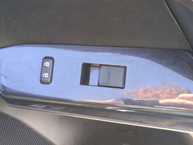 Used 2017 Toyota RAV4 SE image 36