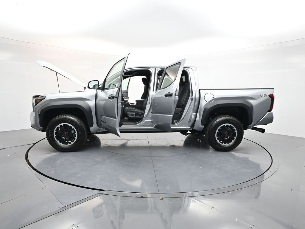 Used 2024 Toyota Tacoma TRD Off-Road image 38