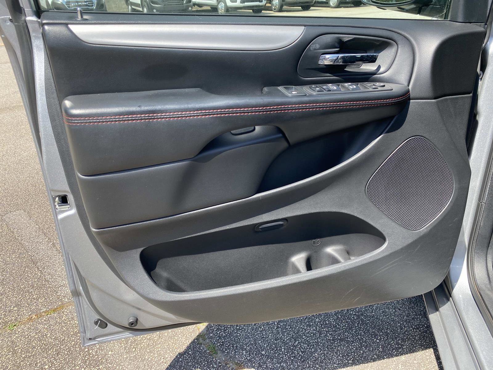 Used 2019 Dodge Grand Caravan GT image 20