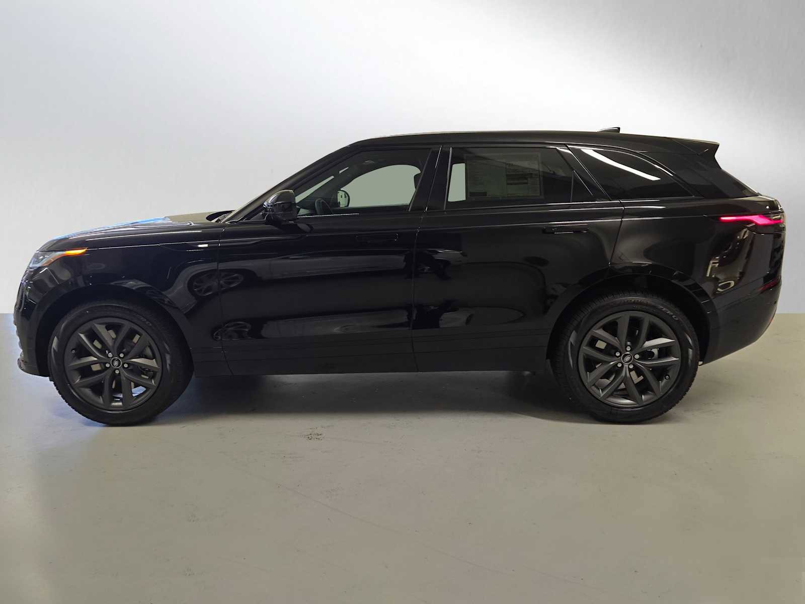 New 2026 Land Rover Range Rover Velar Dynamic SE image 4