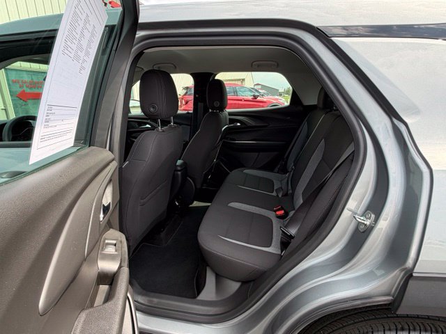 Used 2023 Chevrolet TrailBlazer LS FWD image 14
