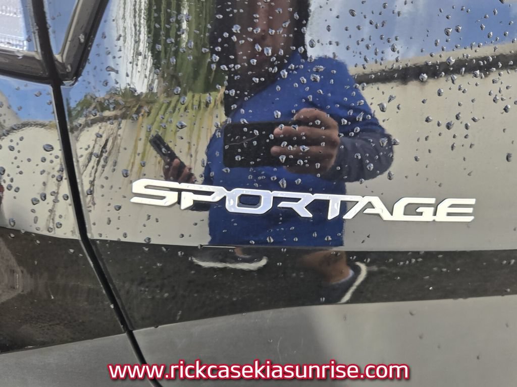 Used 2024 Kia Sportage EX FWD image 6