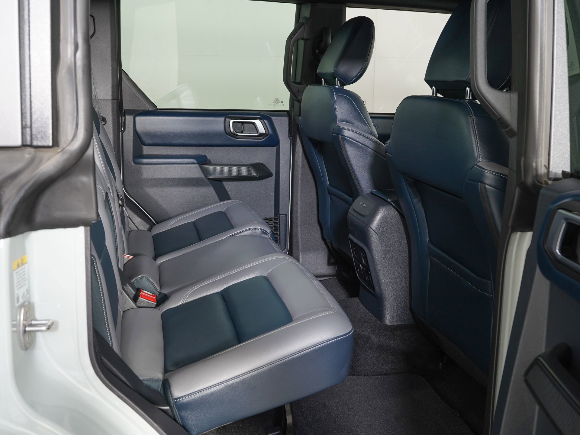 Used 2024 Ford Bronco Outer Banks AWD/4WD image 10