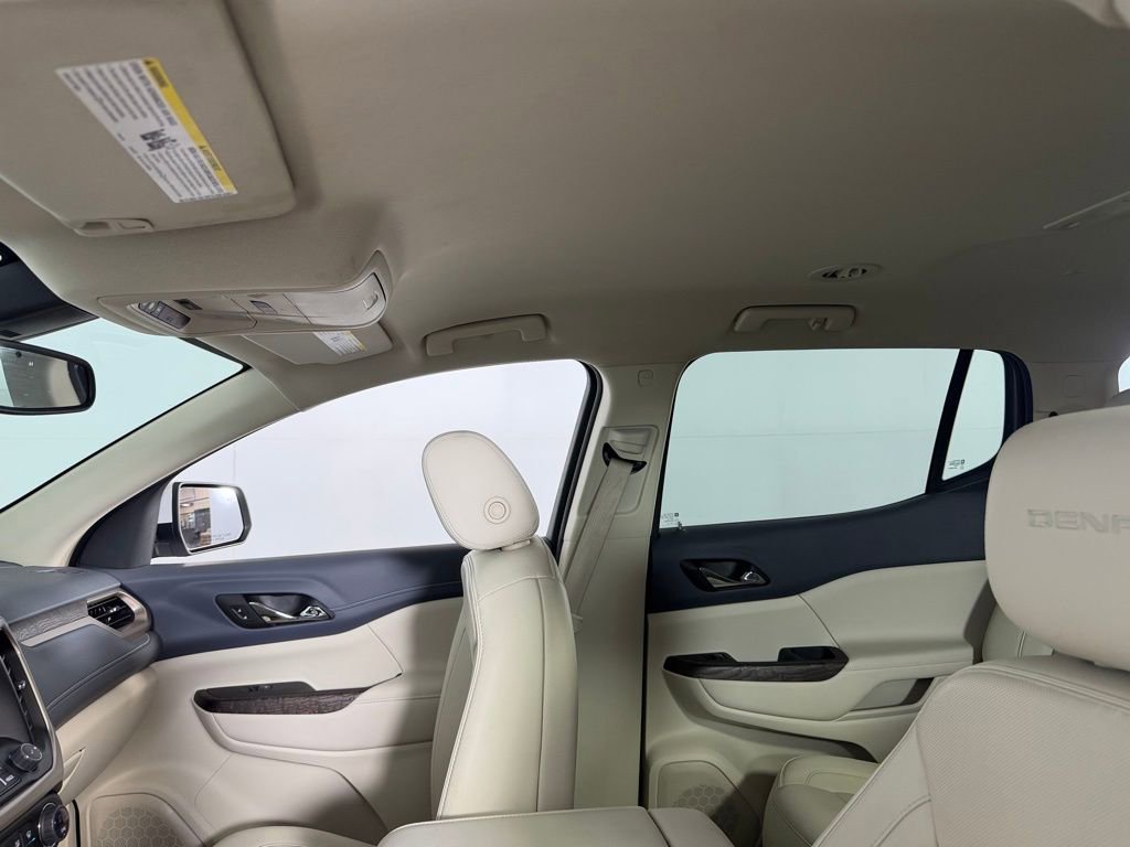 Used 2023 GMC Acadia Denali image 25