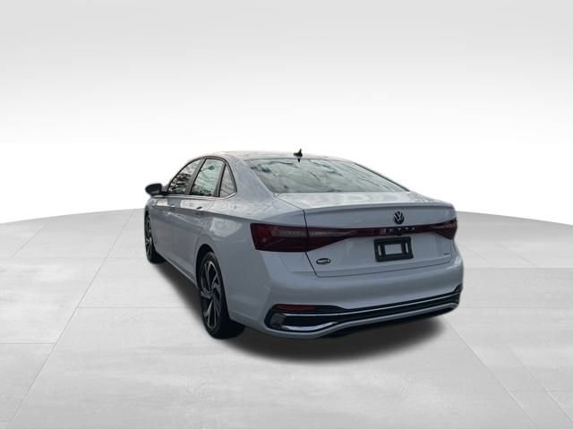 Certified 2025 Volkswagen Jetta SEL image 7