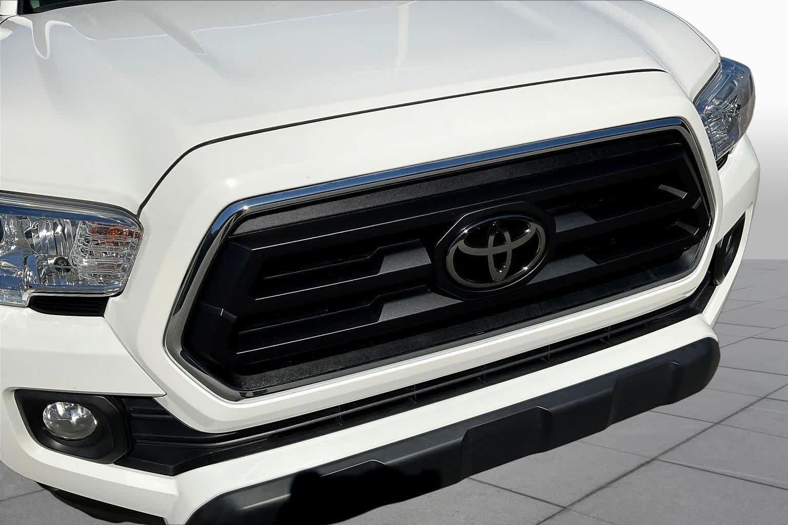 Used 2023 Toyota Tacoma SR5 RWD image 29