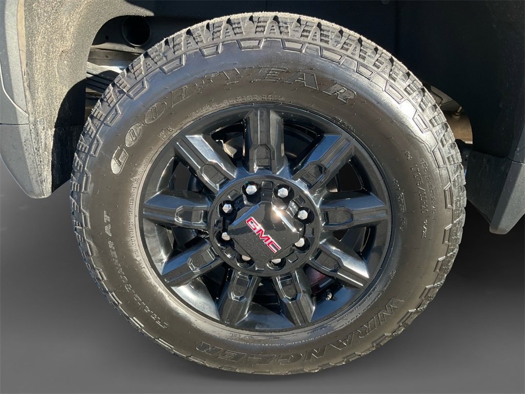Used 2025 GMC Sierra 2500 AT4 w/ AT4 Premium Plus Package image 10