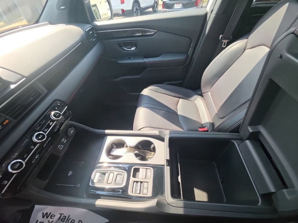 Certified 2025 Honda Pilot Black Edition image 27