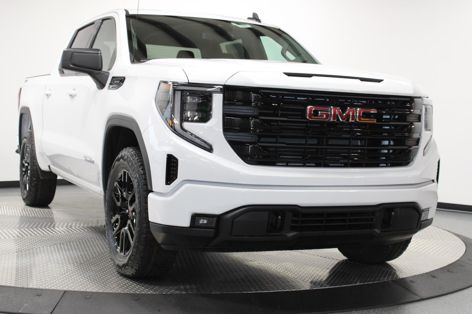 New 2025 GMC Sierra 1500 Elevation image 3