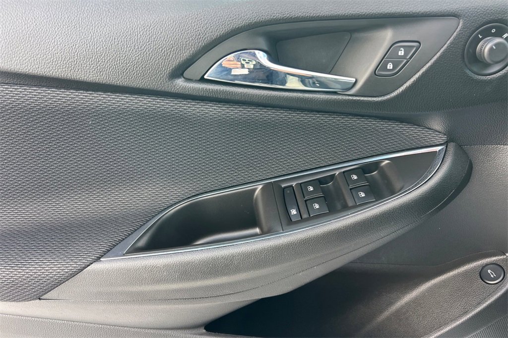 Used 2017 Chevrolet Cruze LS image 10