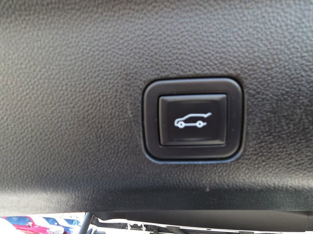 Used 2023 Chevrolet Tahoe Premier image 35