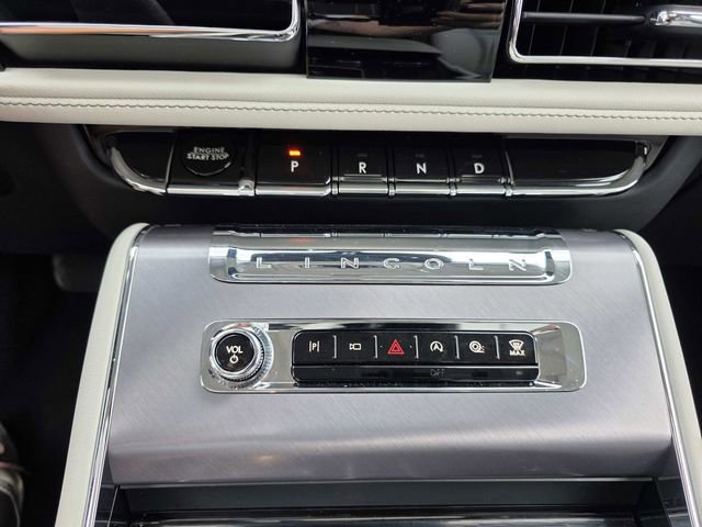 New 2026 Lincoln Aviator 2WD w/ Jet Appearance Package image 11
