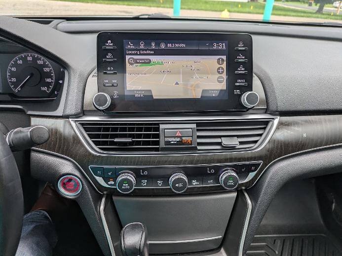Used 2018 Honda Accord Touring image 15