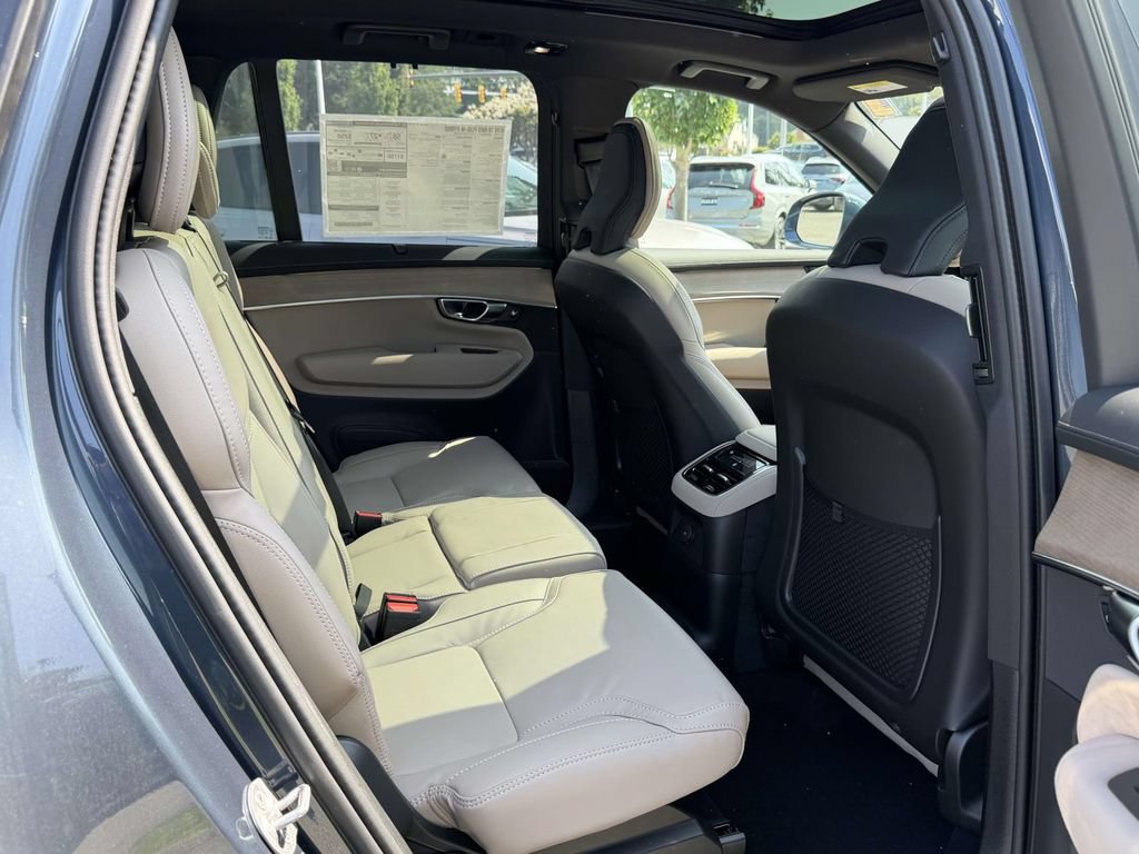 New 2026 Volvo XC90 T8 Ultra w/ Protection Package AWD/4WD image 12