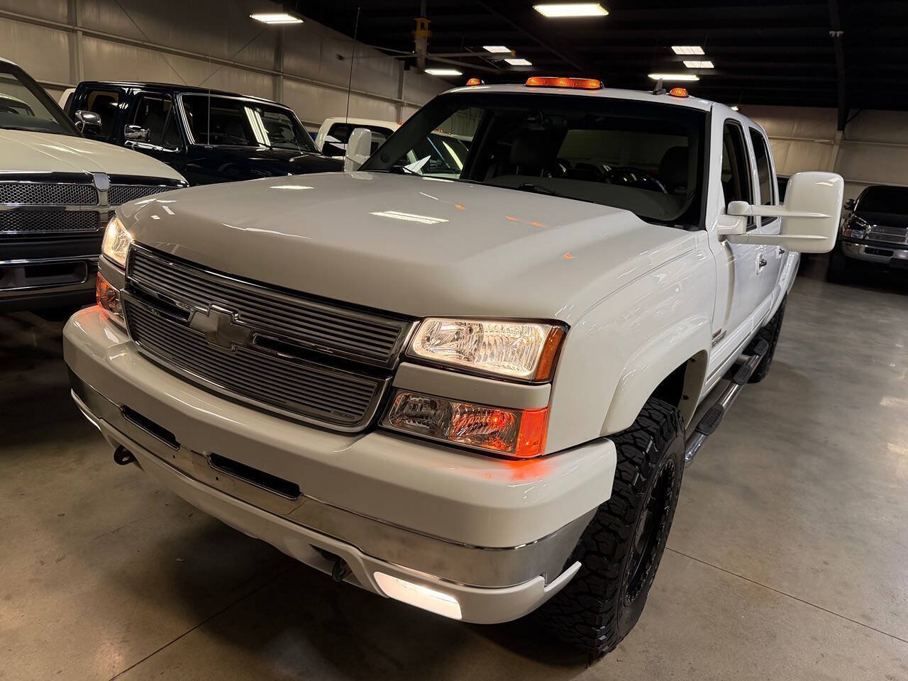 Used 2006 Chevrolet Silverado 2500 LT w/ Onstar Plus Package AWD/4WD image 69