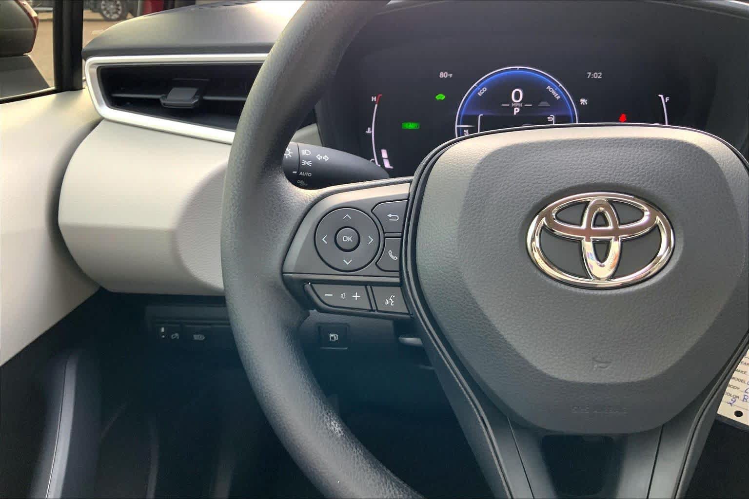 Used 2026 Toyota Corolla LE FWD image 23