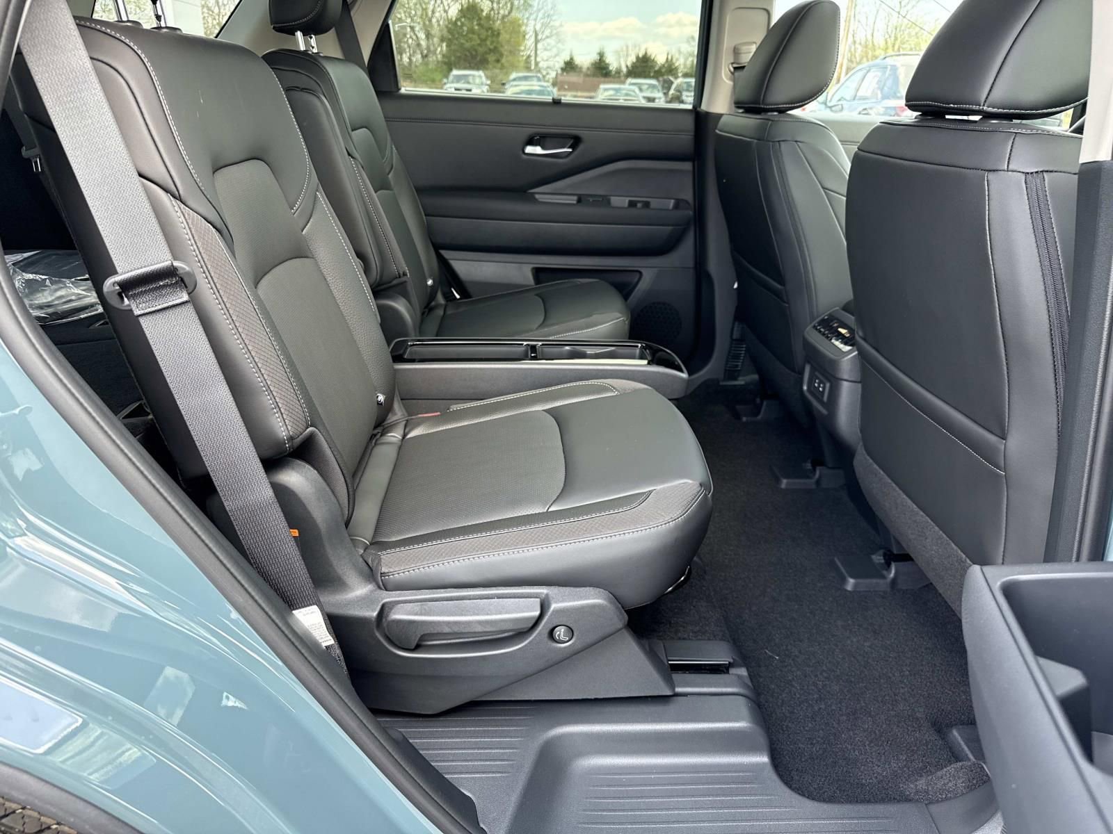 New 2026 Nissan Pathfinder SL w/ SL Premium Package image 27