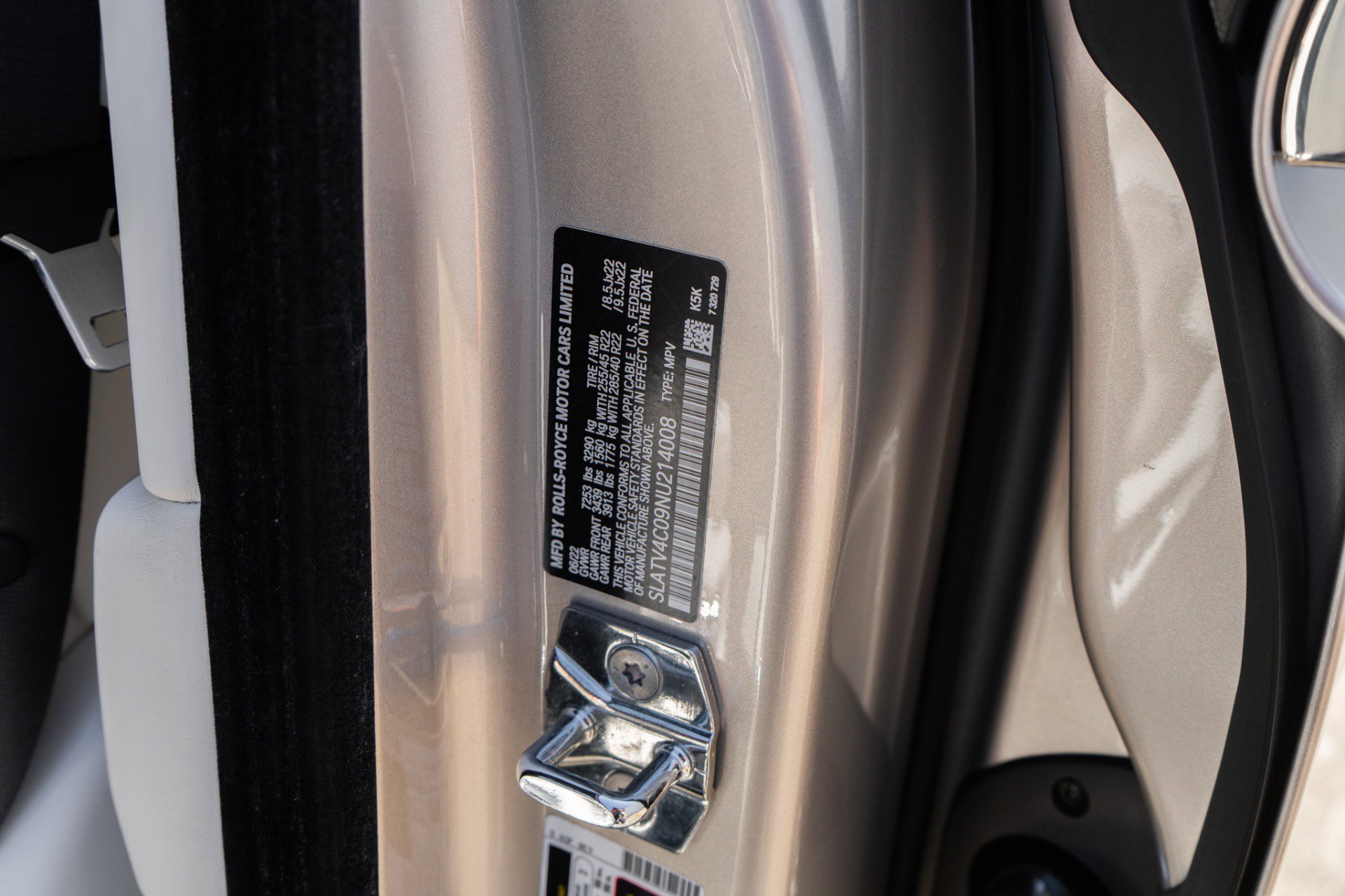 Used 2022 Rolls-Royce Cullinan w/ Cullinan Package image 36