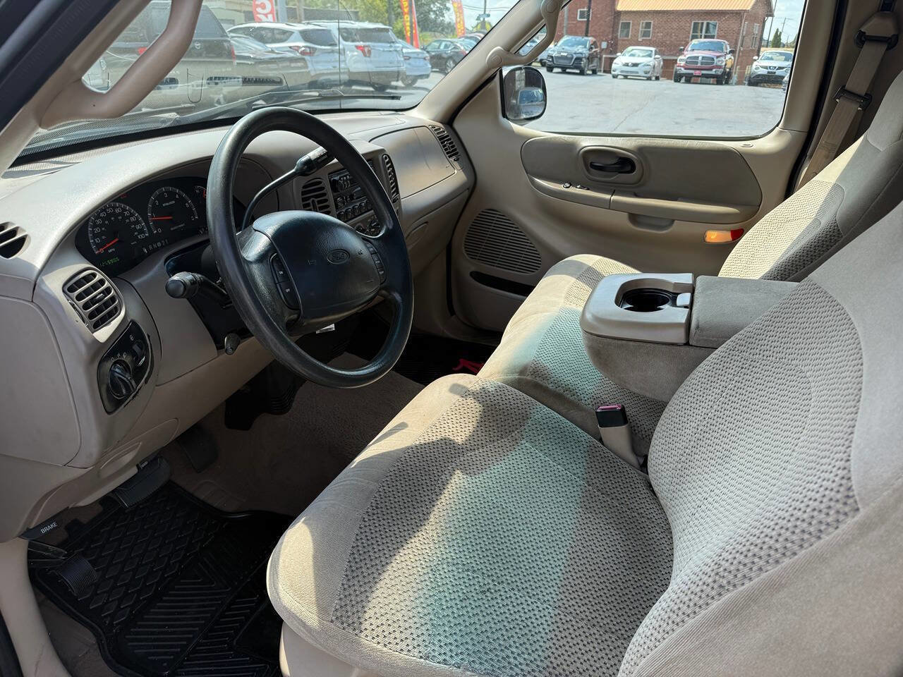 Used 2001 Ford F150 XLT image 10