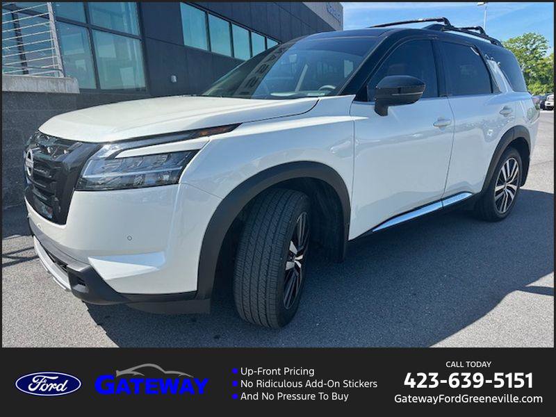 Used 2024 Nissan Pathfinder Platinum w/ Black Appearance Package