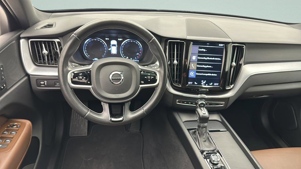 Used 2020 Volvo XC60 T5 Momentum AWD/4WD image 12