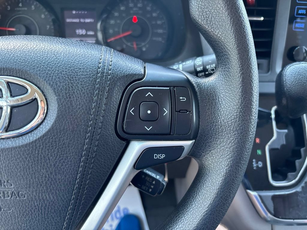 Used 2017 Toyota Sienna LE FWD image 66
