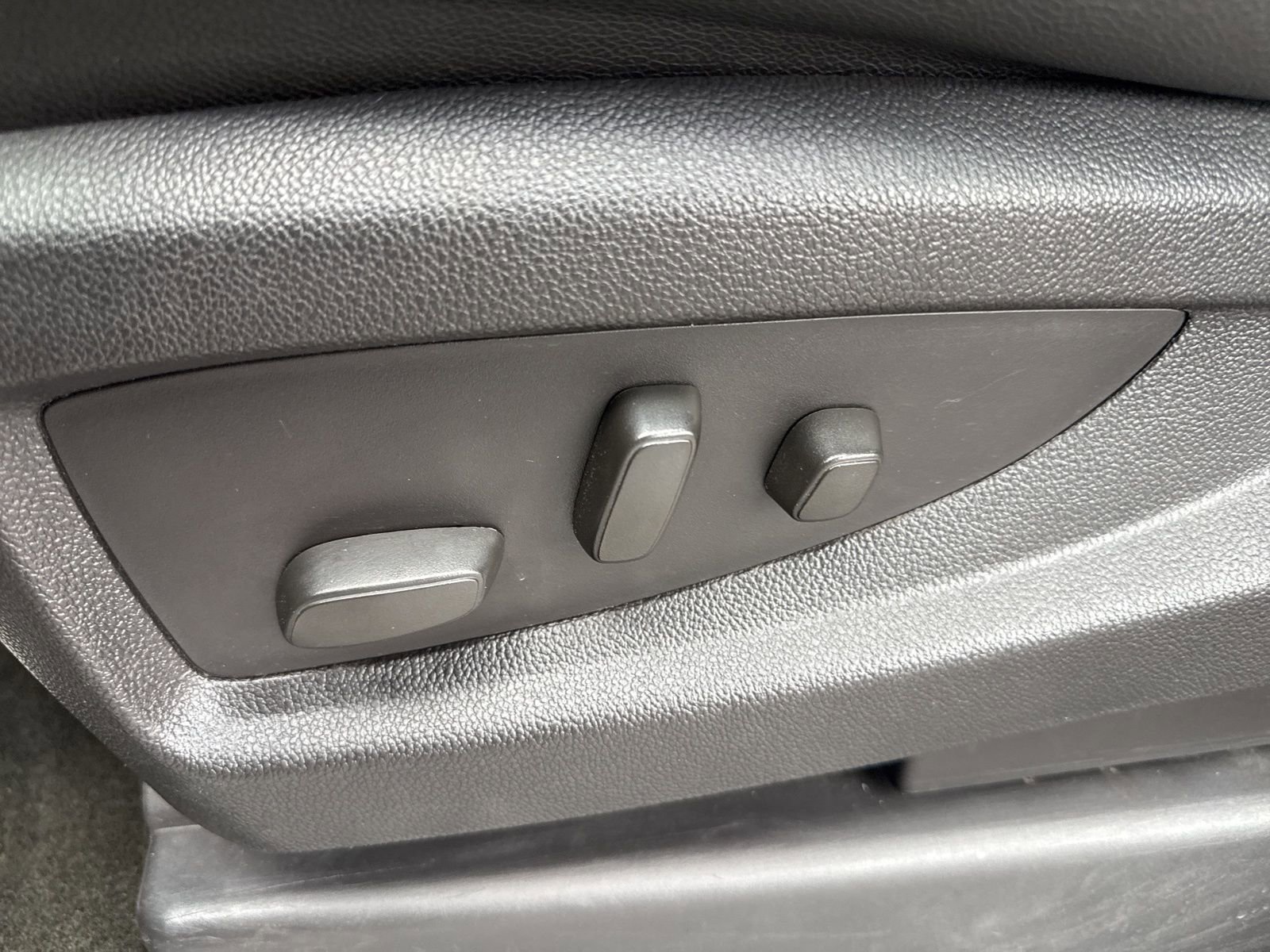 Used 2015 Chevrolet Silverado 1500 LTZ w/ LTZ Plus Package image 36