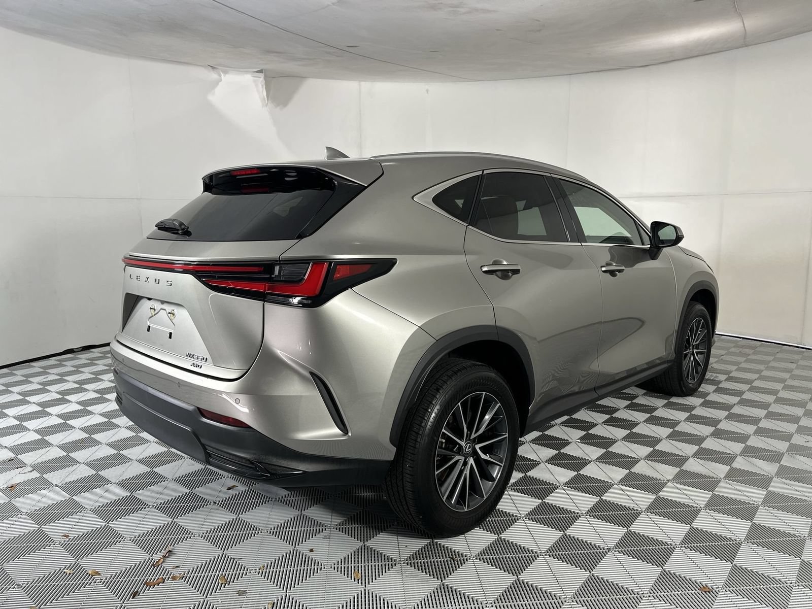 Used 2023 Lexus NX 350 AWD image 8