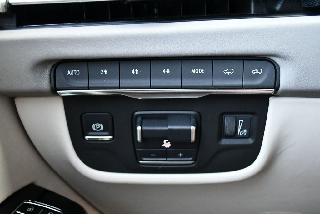 Used 2025 Cadillac Escalade Sport Platinum w/ LPO, ONYX Package image 69