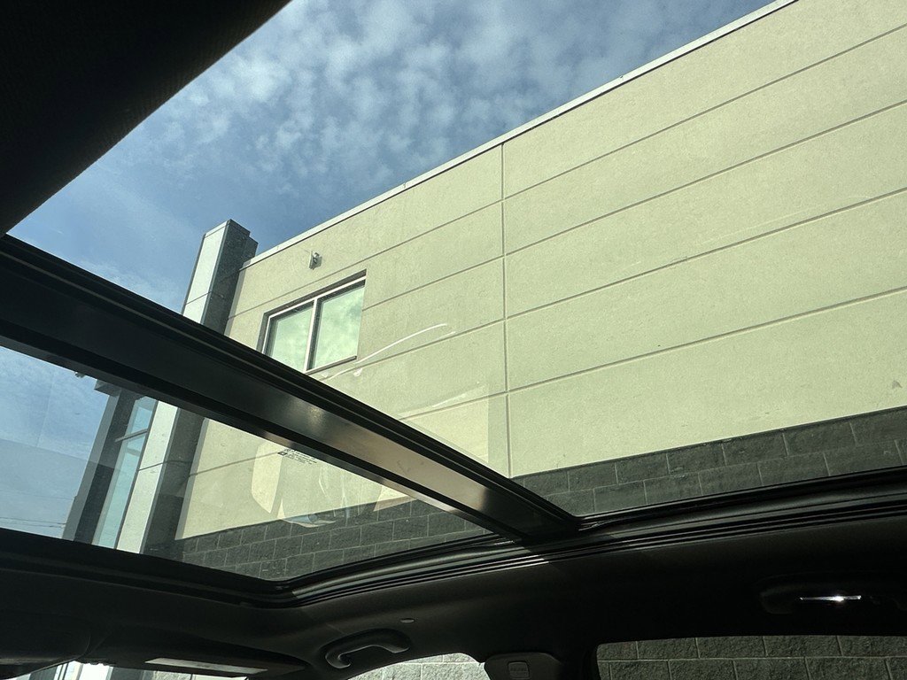 Certified 2025 Cadillac XT5 Premium Luxury image 9