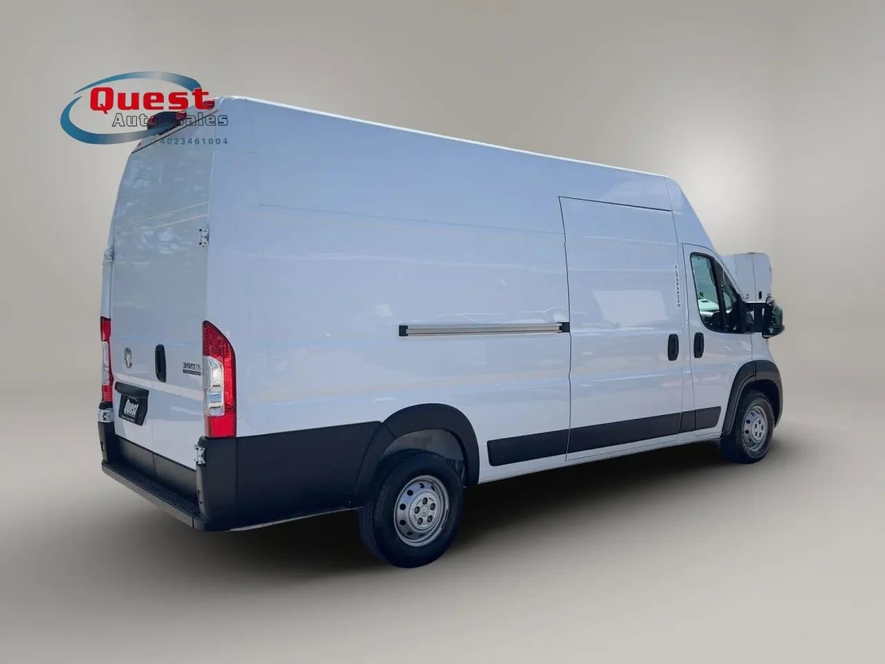Used 2023 RAM ProMaster 3500 w/ Lane Management Group FWD image 3