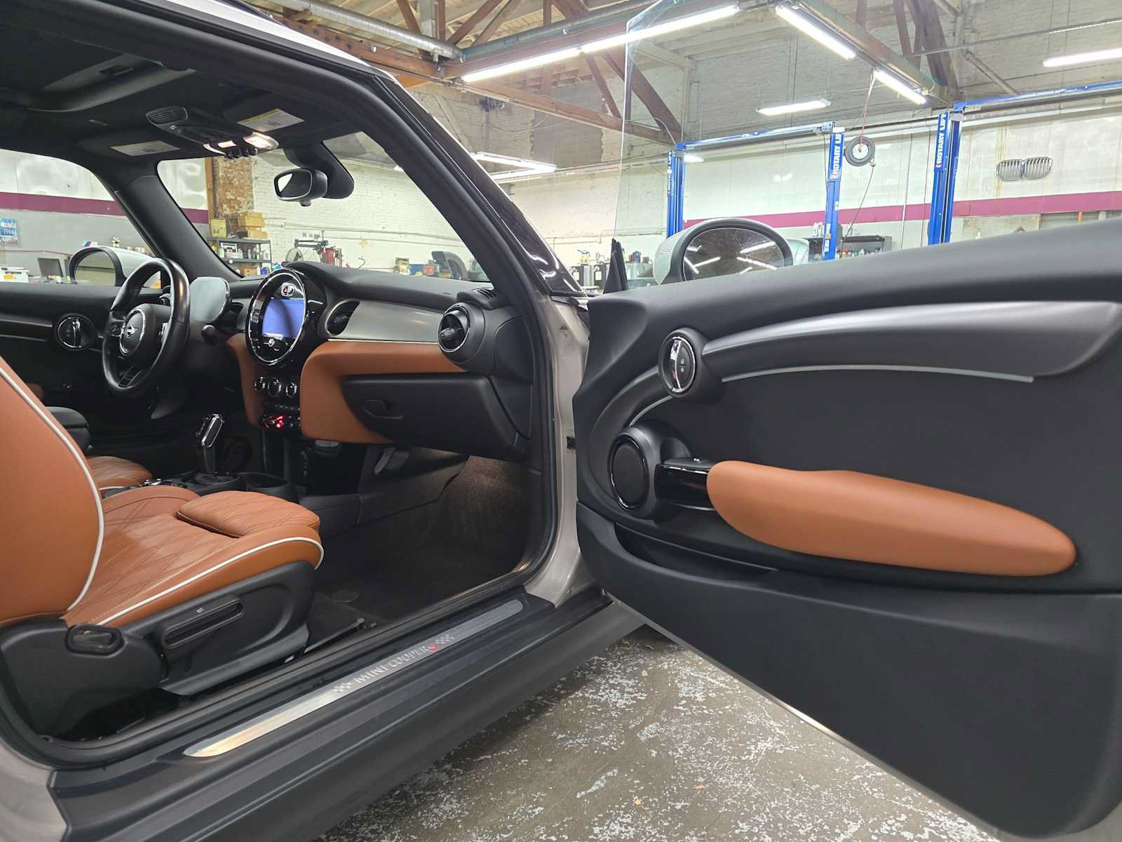Used 2022 MINI Cooper S w/ Driver Assistance Package FWD image 10