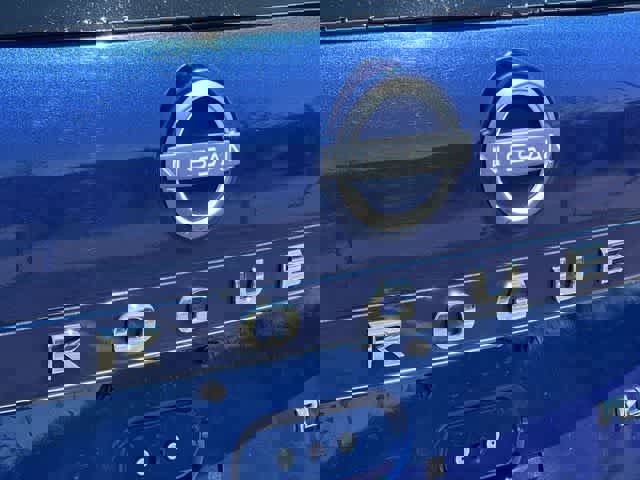 Used 2023 Nissan Rogue Platinum image 18