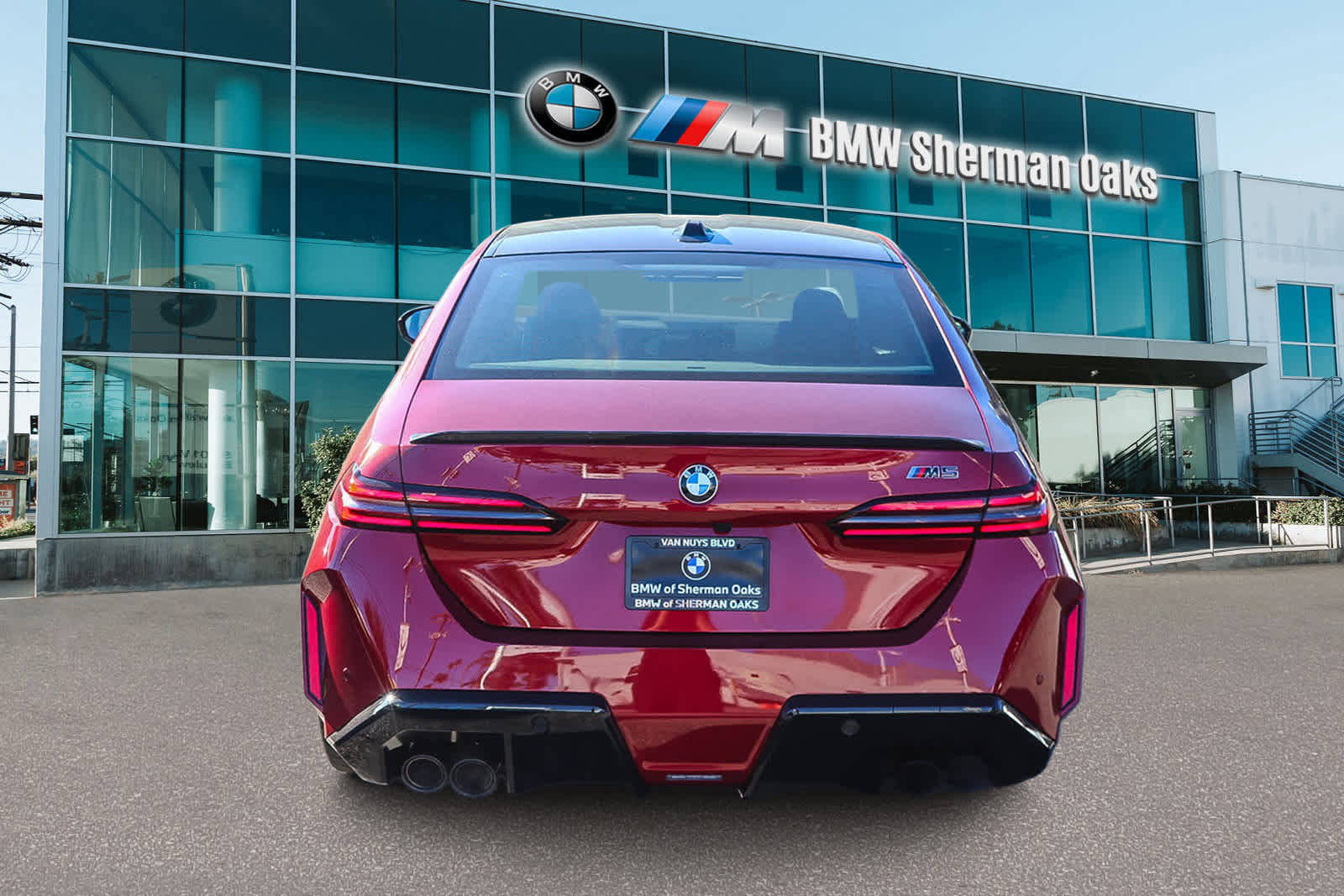 Used 2025 BMW M5 image 4