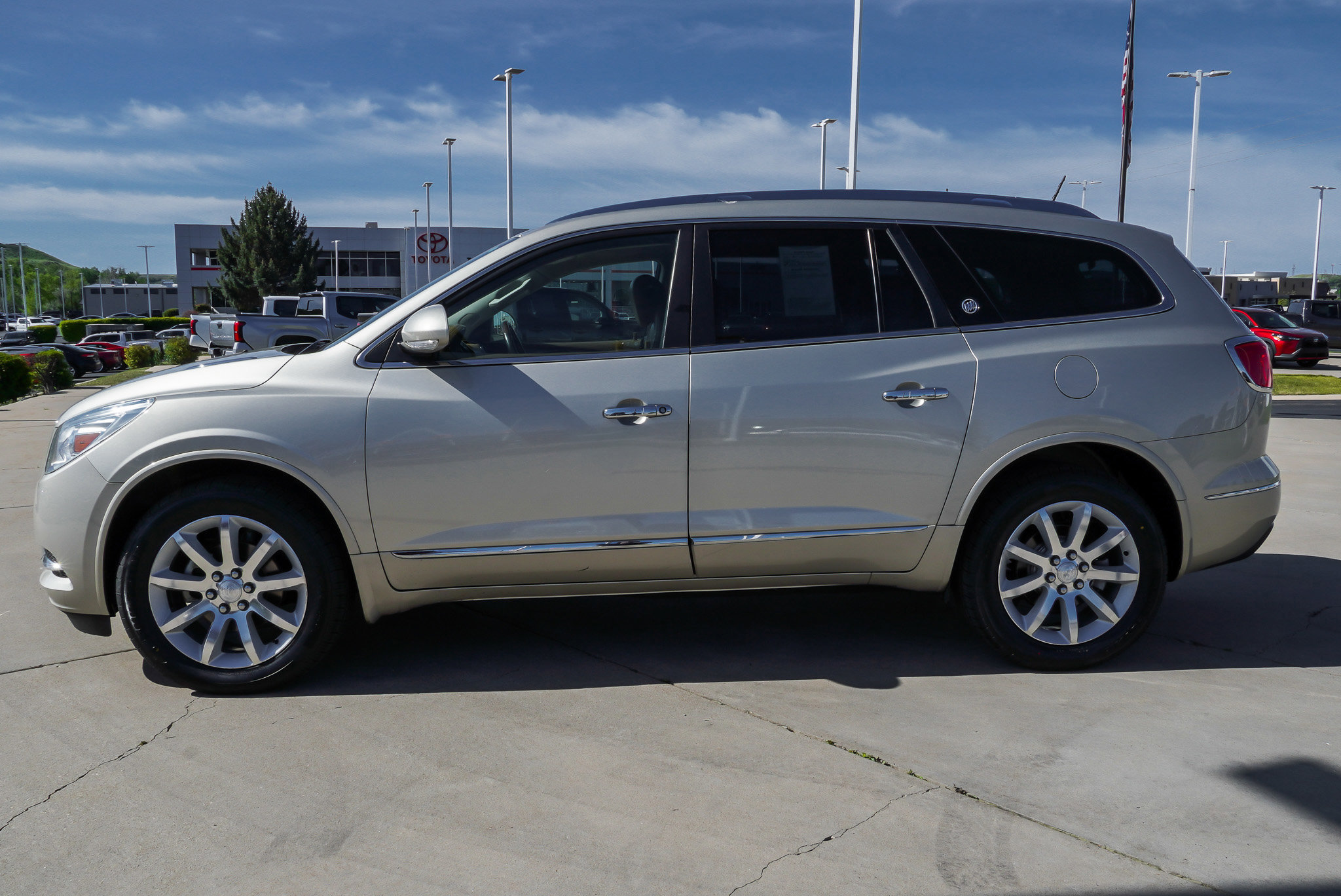 Used 2017 Buick Enclave Premium w/ Trailering Package AWD/4WD image 5
