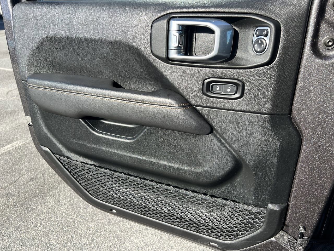 Used 2021 Jeep Wrangler Unlimited Sahara image 21