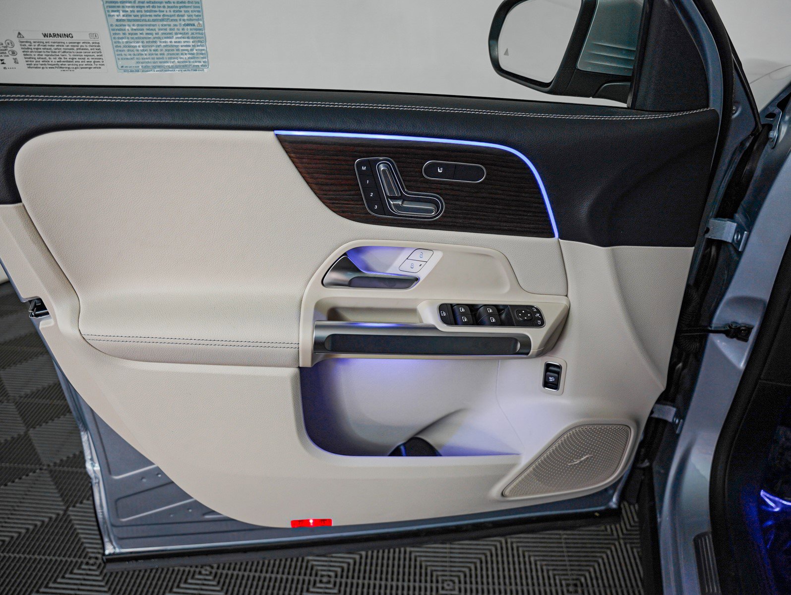 New 2025 Mercedes-Benz GLB 250 4MATIC image 23