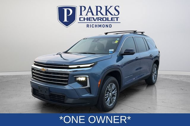 Used 2024 Chevrolet Traverse LT w/ Trailering Package FWD image 3