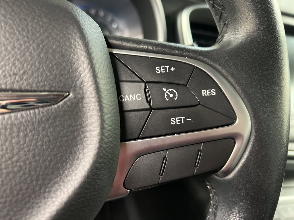 Used 2017 Chrysler 200 Limited Platinum image 17