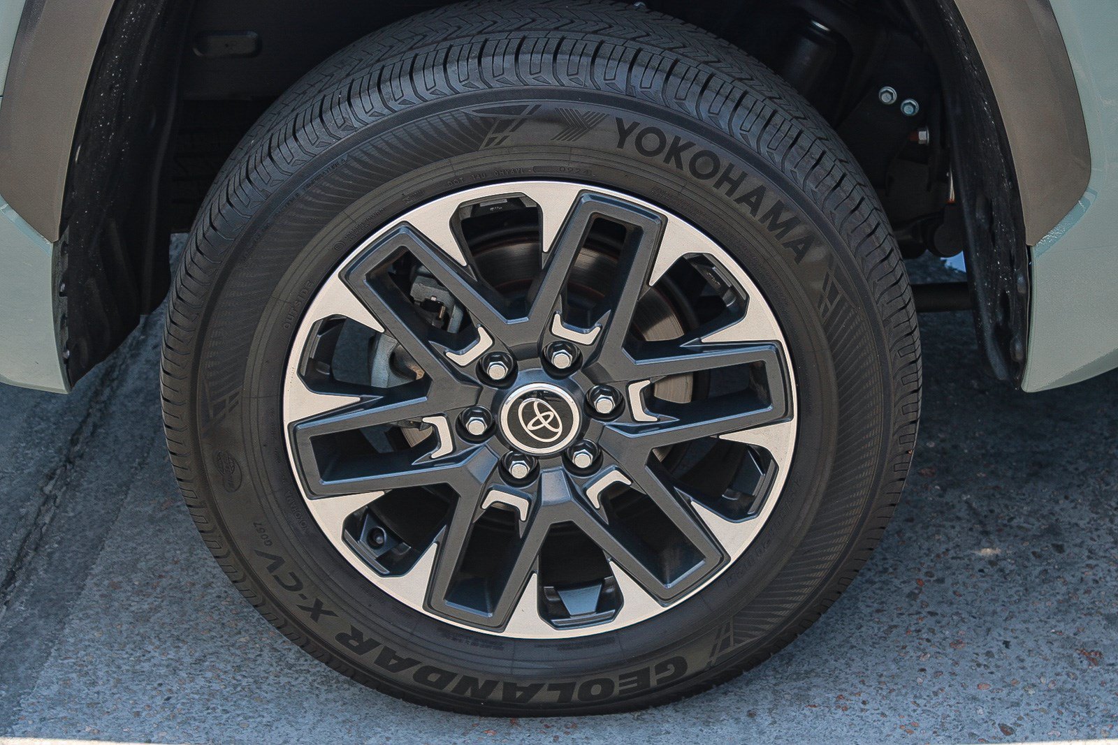 Used 2024 Toyota Tundra Limited AWD/4WD image 12