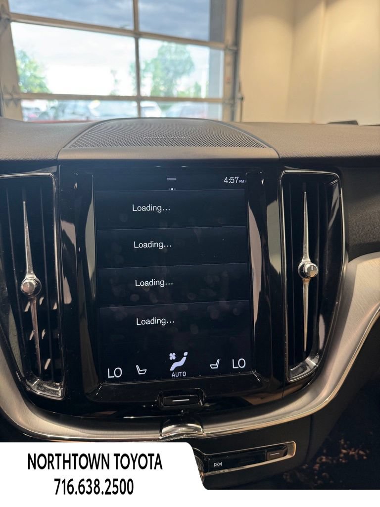 Used 2019 Volvo XC60 T5 Momentum w/ Multimedia Package AWD/4WD image 28