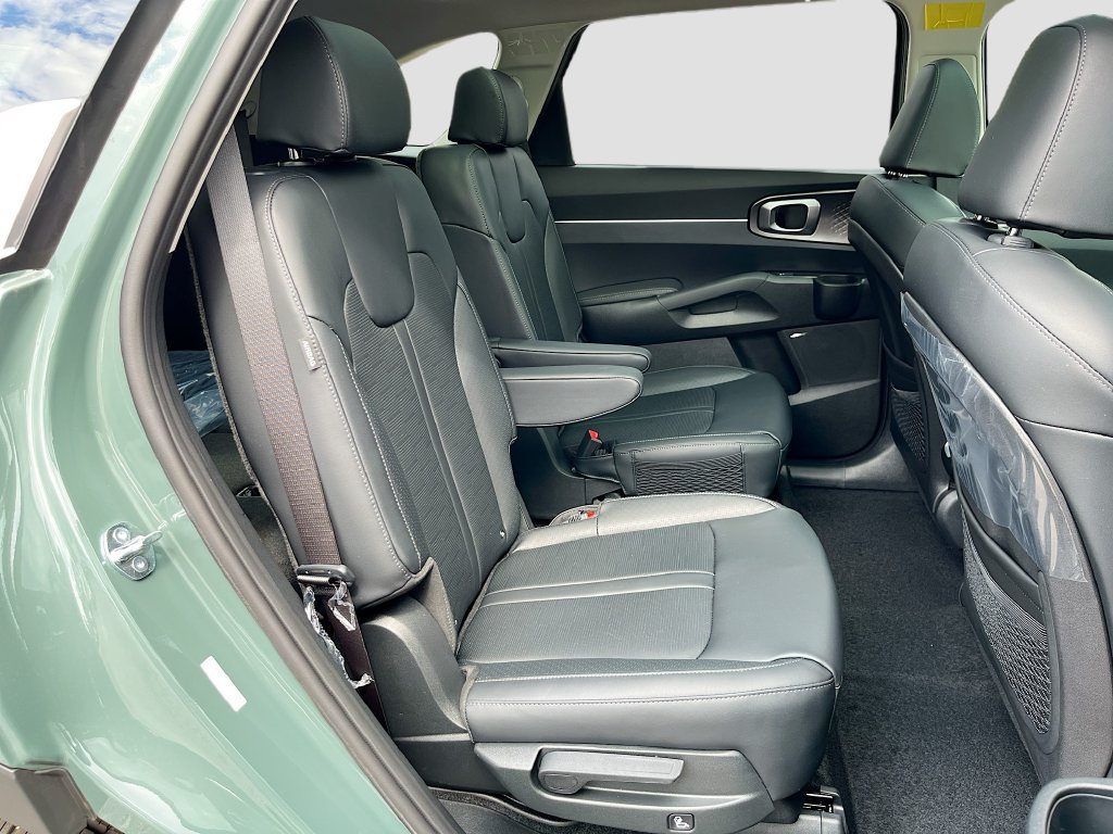 New 2026 Kia Sorento EX w/ EX Premium Package FWD image 34